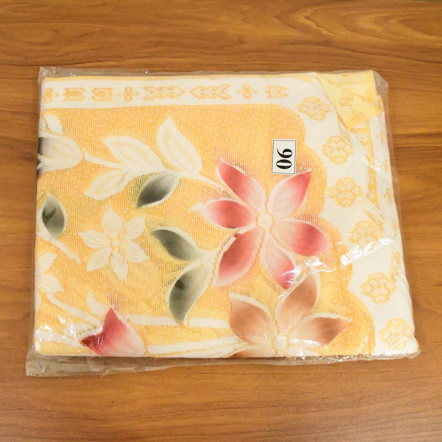 Elegant Floral Sofa Protector Cover - (1 Pc / 139x28 Inch)
